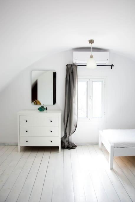 White Wave Villa, 3Min Walk From Beach คามารี ภายนอก รูปภาพ